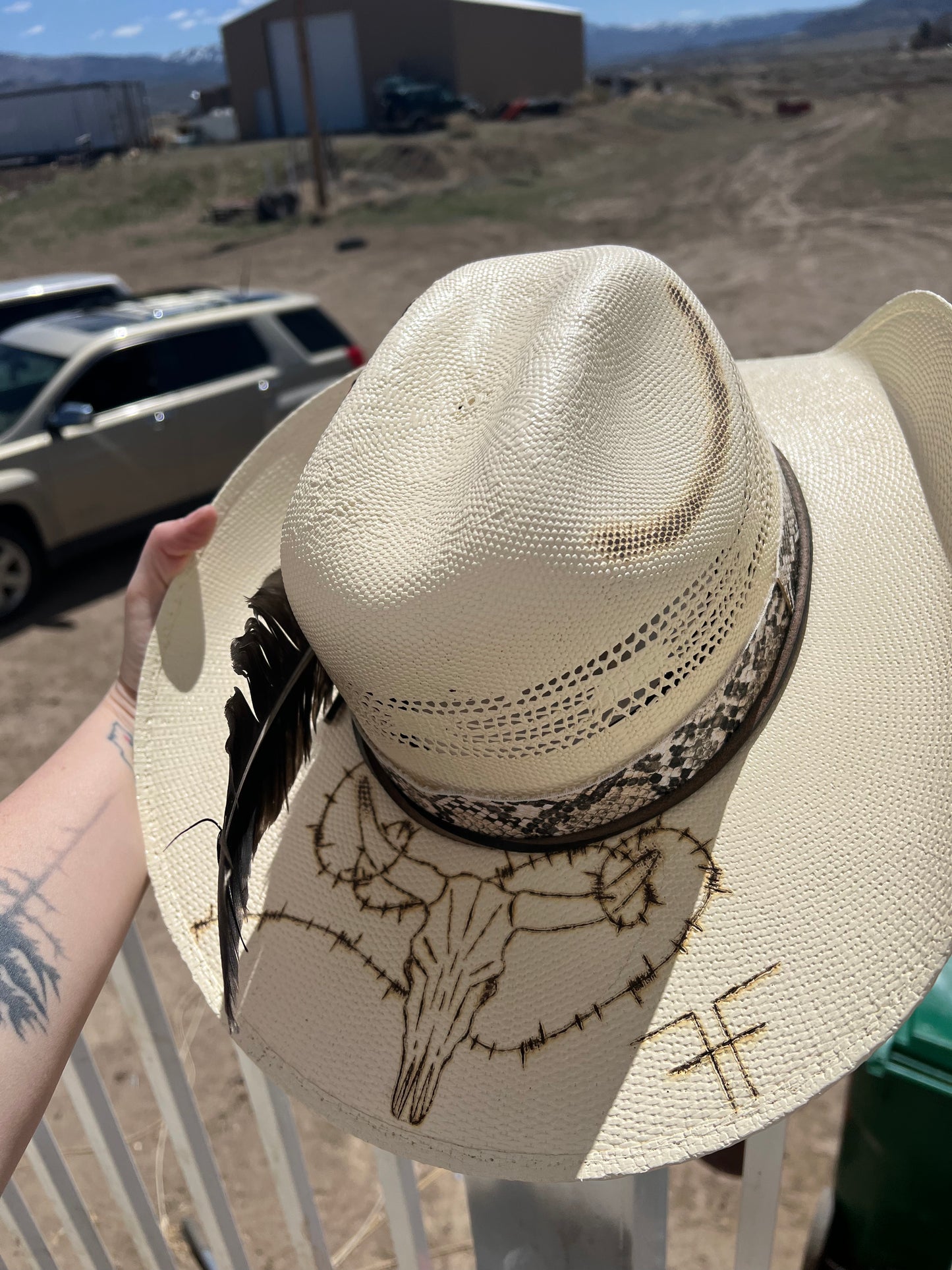 BARBED WIRE SKULL-STRAW