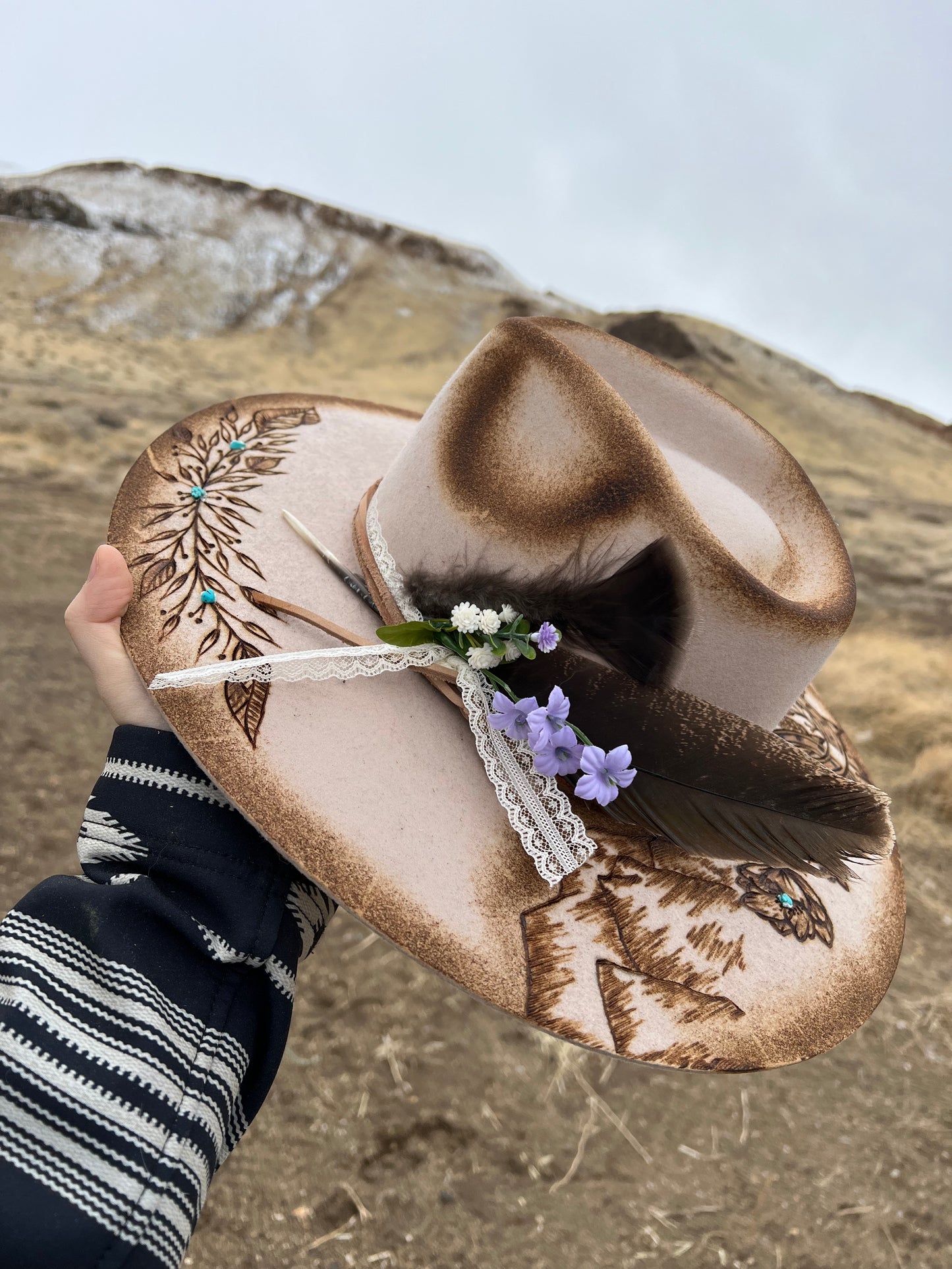 MOUNTAIN COWGIRL