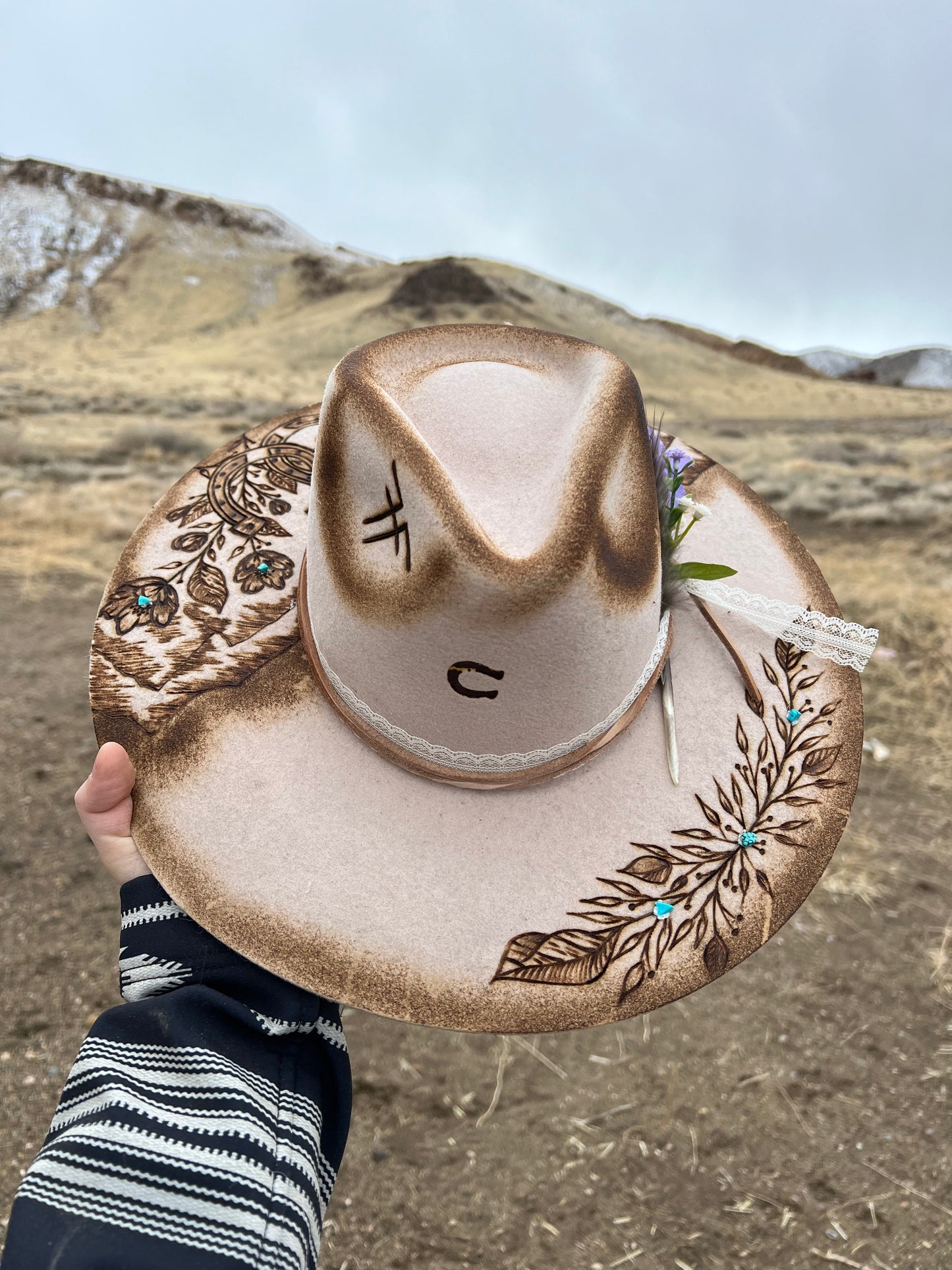 MOUNTAIN COWGIRL